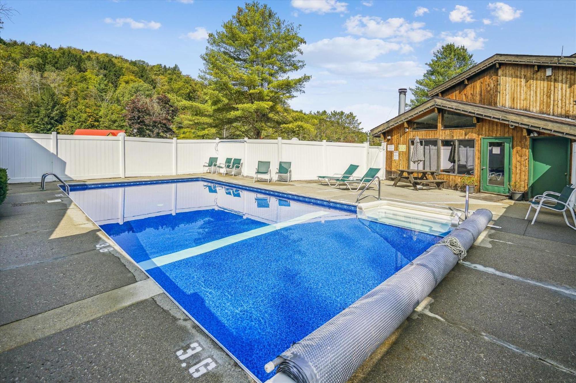 Cedarbrook Two Double Bed Hotel Room With Outdoor Heated Pool 216 Killington Exterior photo