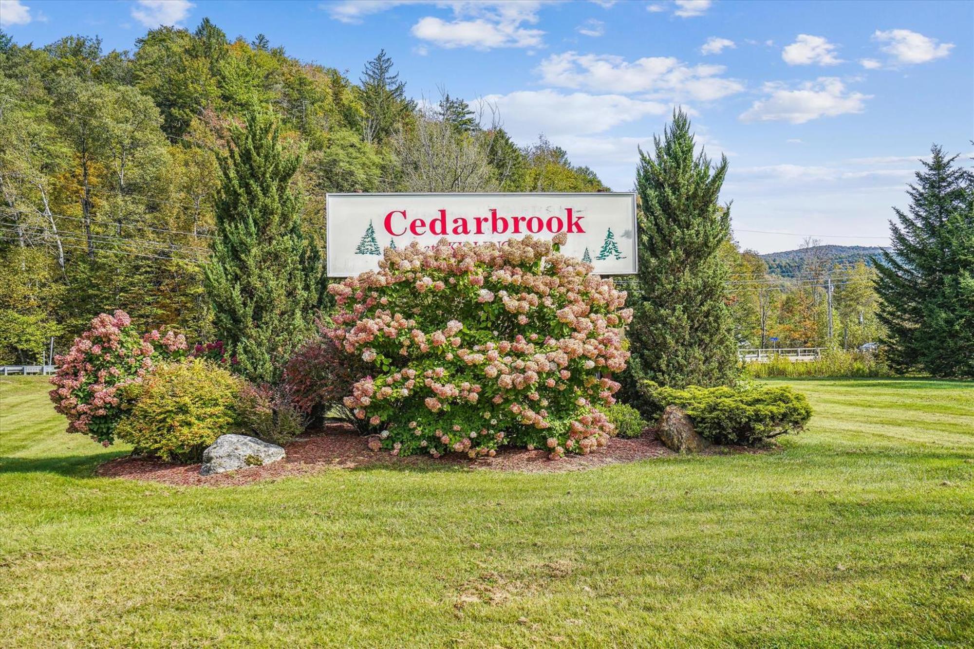 Cedarbrook Two Double Bed Hotel Room With Outdoor Heated Pool 216 Killington Exterior photo